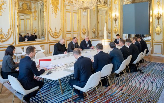 Переговори України з представниками "коаліції рішучих" у Парижі: перші подробиці
