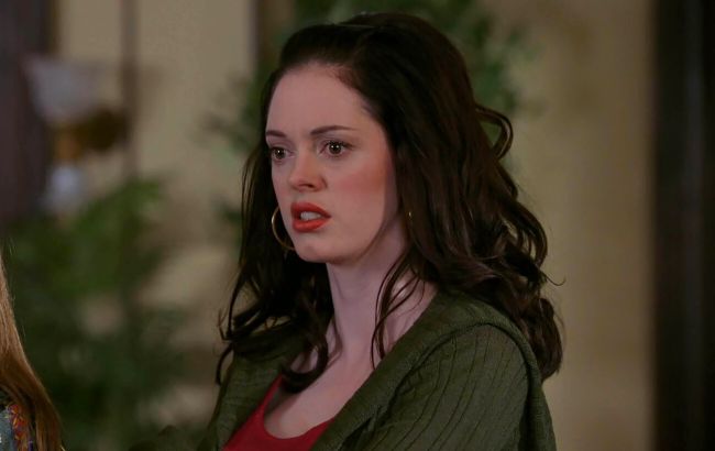 Звезда сериала "Все женщины - ведьмы" Роуз МакГавен шокировала заявлением о бывших боссах