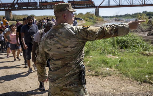 Мексика відмовилася приймати літак із депортованими із США, - Reuters