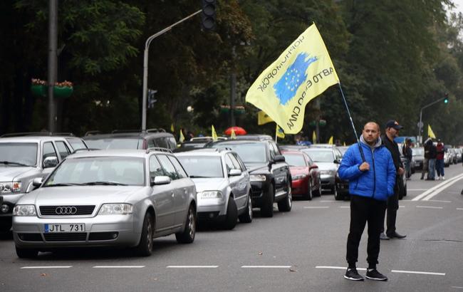 Рух по вулиці Грушевського у Києві відновлено