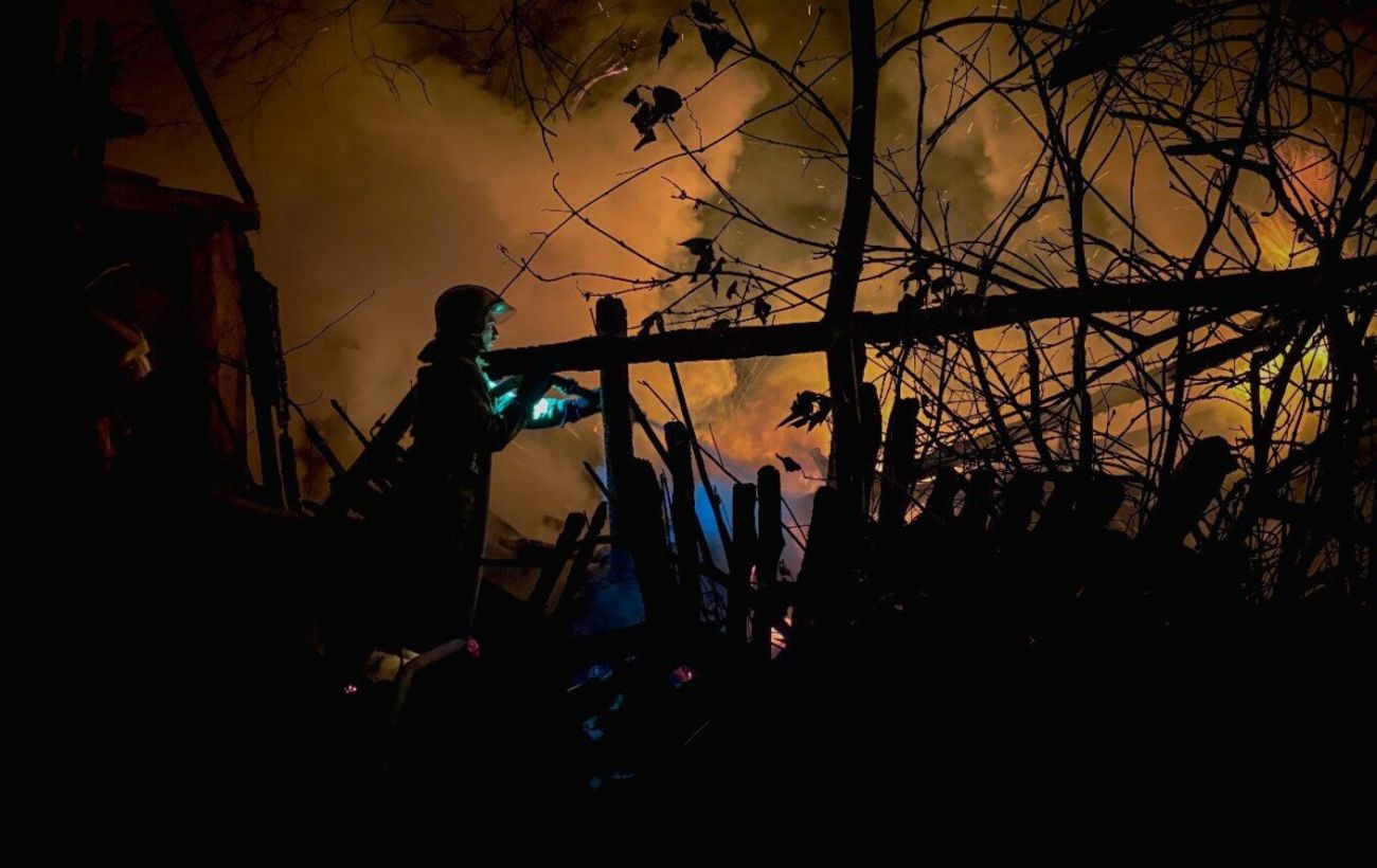 РФ вночі вдарила по Тростянцю: є жертва, серед постраждалих діти (фото)