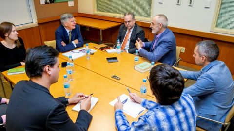 Тейлор: посольство США допомагає з пошуком інвестора для "Мотор Січ"