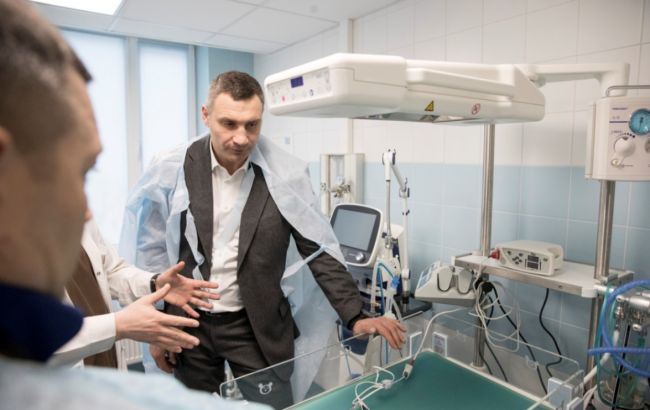 Кличко проверил, как отремонтировали роддом №3 в Киеве
