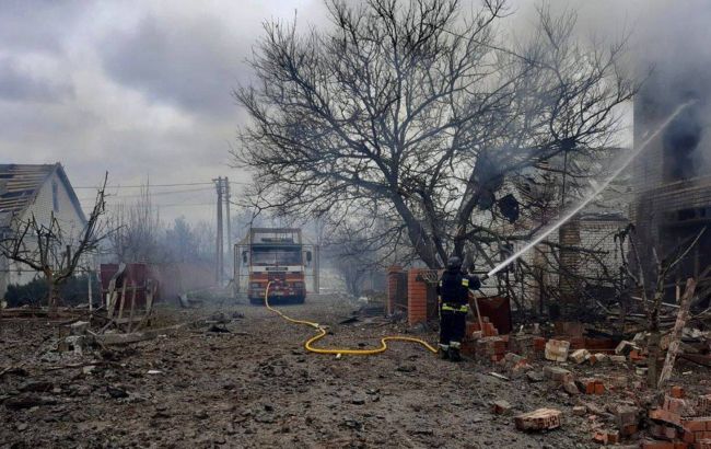 Пожежі, руйнування і поранені: РФ масовано вдарила по Дніпропетровщині (фото)