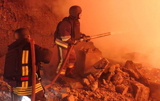 РФ атаковала юг Одесской области дронами: произошел пожар на энергообъекте (фото)