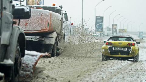 Негода в Україні: у 4 областях обмежено рух для вантажівок