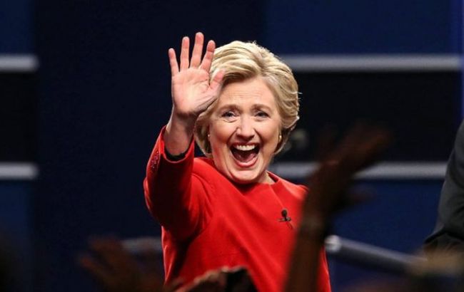 Клінтон обходить Трампа на 2 млн голосів виборців у США