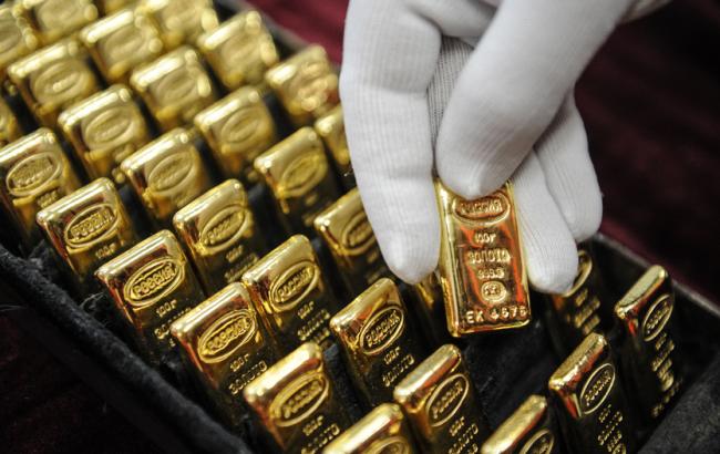 НБУ повысил курс золота до 302,56 тыс. гривен за 10 унций