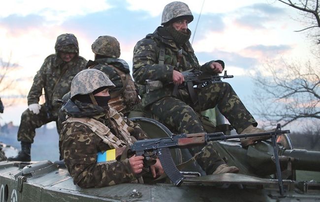 В зоні АТО двоє українських військових отримали поранення