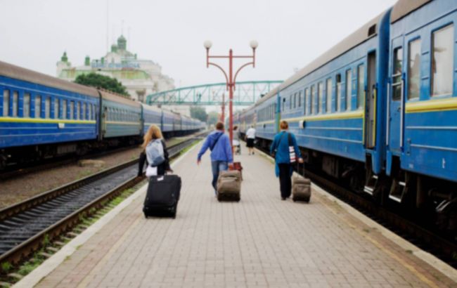 На период школьных каникул "Укрзализныця" назначила три дополнительных поезда