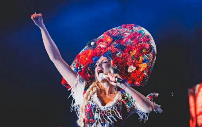 Оля Полякова выпустит видеоверсию шоу "Шлепали шлепки"