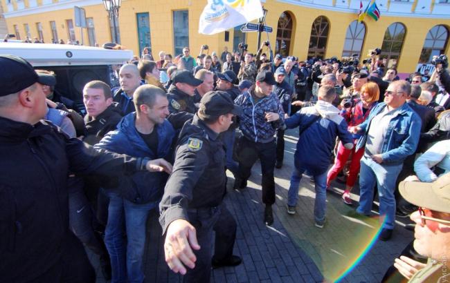 В Одессе на митинге Саакашвили произошла драка между активистами