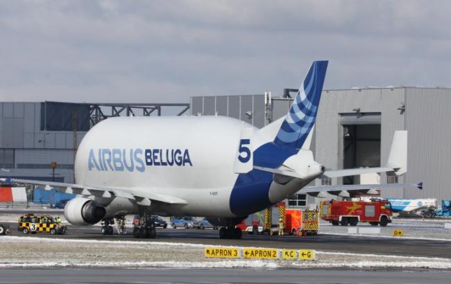 У Німеччині здійснив аварійну посадку найбільший транспортний літак Airbus Beluga