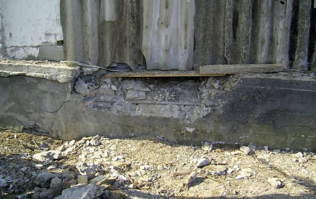 У Луганській області снаряд бойовиків потрапив у житловий будинок