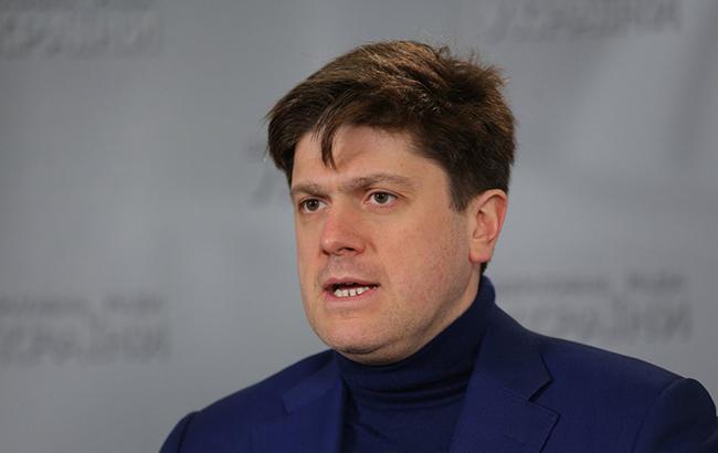 Обжалование закона о реинтеграции Донбасса в КСУ продлится год