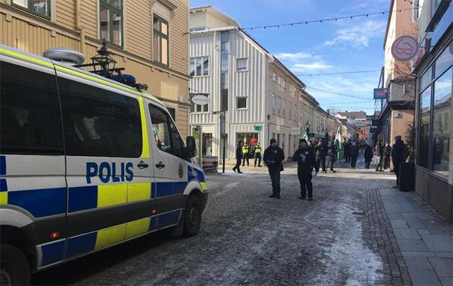 У Стокгольмі горіли посольства, постраждало 14 людей