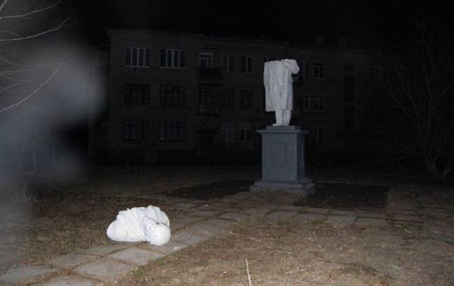 На Харьковщине снесли еще одного Ленина