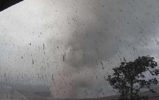 Нове виверження вулкана на Гаваях: небо покрите попелом і димом