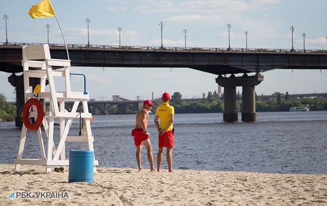 Вода в Дніпрі біля Києва вже прогрілася до 20 градусів