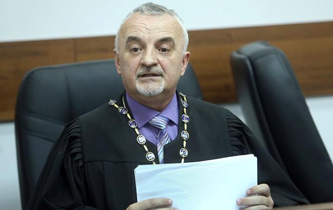 Высший совет правосудия уволил судью, давшему Крысину условный срок