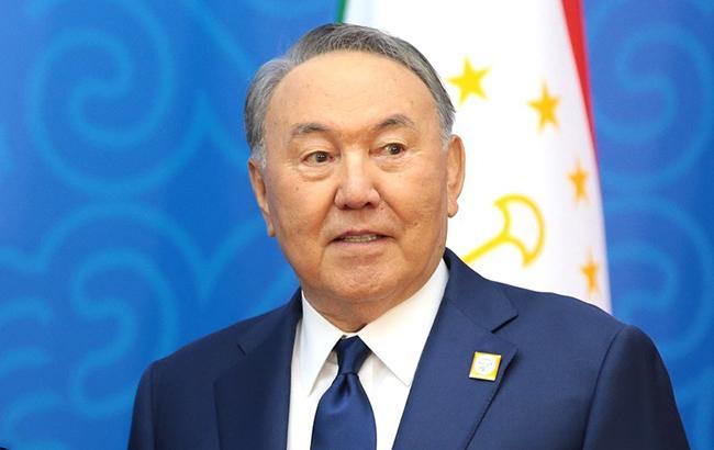 Парламент закрепил за Назарбаевым право пожизненно возглавлять Совбез