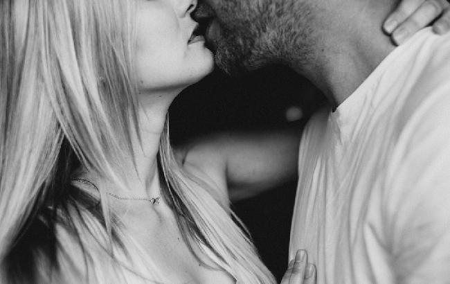 Народні депутати згадали, як цілувалися в перший раз