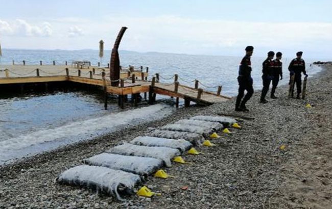 Біля берегів Туреччини виловили майже півтори тони марихуани