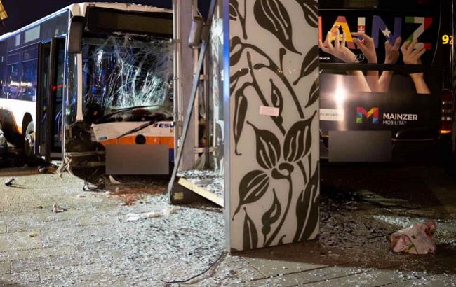 У Німеччині сталася ДТП з автобусом, є жертви і постраждалі