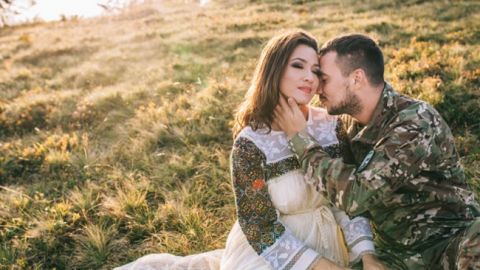 Українська співачка народила первістка від Героя АТО: перші фото дівчинки