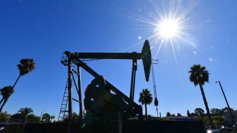 Цены на нефть растут после переговоров Трампа с Путиным