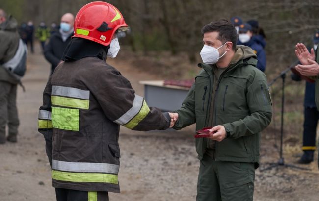 В Чорнобильській зоні вогонь знищив понад 11 тис. гектарів лісу, - Зеленський