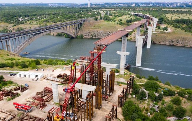 В Запорожье идет строительство мостов, первый участок откроют до конца года