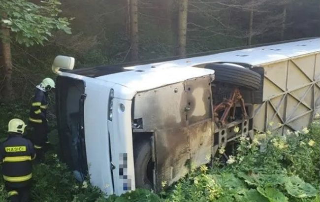 В Словакии перевернулся автобус с детьми, есть пострадавшие