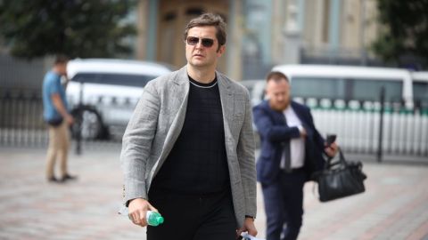 Антитютюнове лобі: як "Слуга народу" Холодов веде війну з табачниками