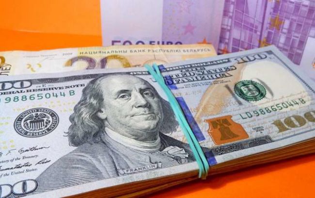 Нацбанк Білорусі припинив кредитувати банки через тиск на валютний ринок