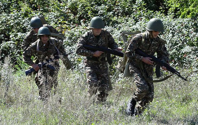 Армения заявила об ударе азербайджанским "Смерчем" по городу в Карабахе