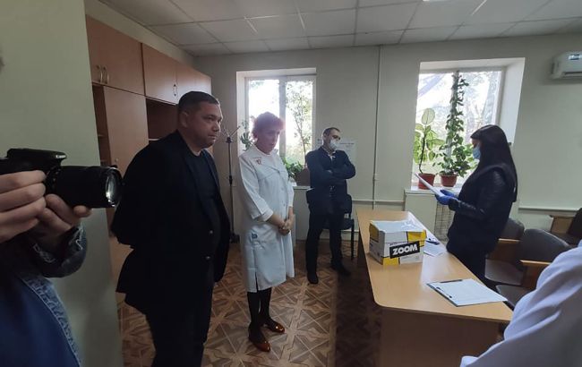 "Наш край" заявив про обшуки в Миколаївській інфекційній лікарні