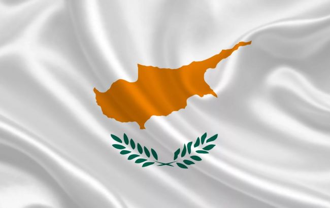 Кіпр припинив видачу "золотих паспортів"