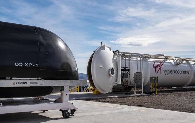 Hyperloop здійснив першу поїздку з пасажирами