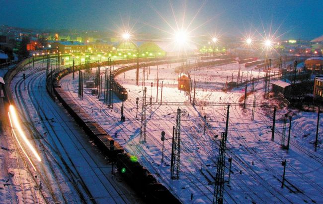 В УЗ повідомили, чи вплинула негода в Україні на розклад руху потягів