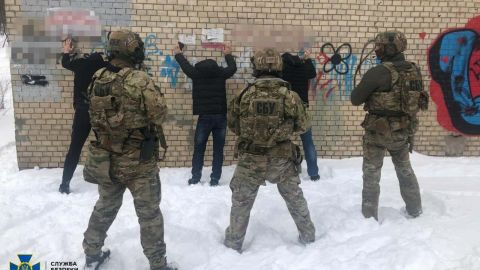 "Отсиживались" в Украине: СБУ задержала боевиков ИГИЛ со взрывчаткой и боеприпасами