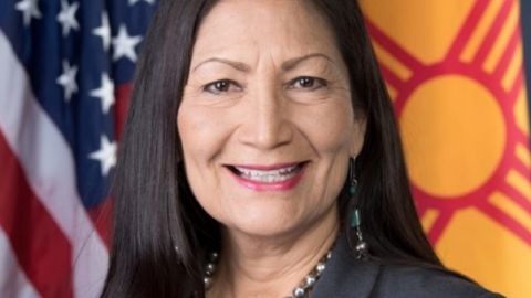 В США коренная американка впервые стала министром