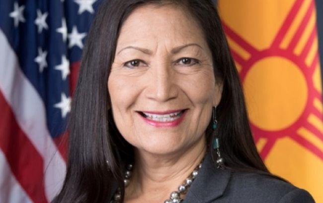 У США корінна американка вперше стала міністром