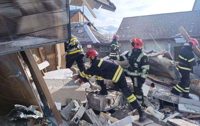 Вибух з обвалом будівлі в Києві: з'явилося відео