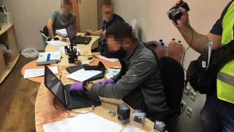 Завищували тарифи на тепло для шкіл і лікарень: у Луганській області провели 12 обшуків