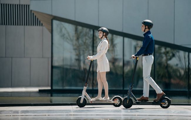 Коштує як смартфон: Xiaomi представила електросамокат Mi Electric Scooter 3