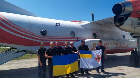 Українські рятувальники, які гасили пожежі в Туреччині, повернулися додому