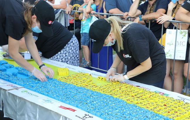 Прапор із суші та кабінети здоров’я просто неба: як пройшов фестиваль "Be healthy" у Дніпрі