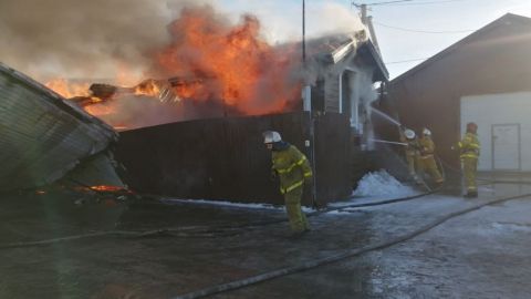 Под Киевом загорелась пилорама. Площадь пожара достигла 1 тысячи метров