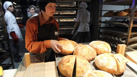 Від хлібу до бензину: ціни на 30 споживчих товарів в Україні будуть відстежувати щоденно